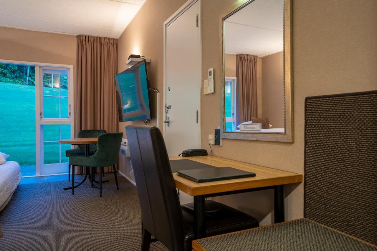 Wallaceville Motor Lodge Upper Hutt Dış mekan fotoğraf