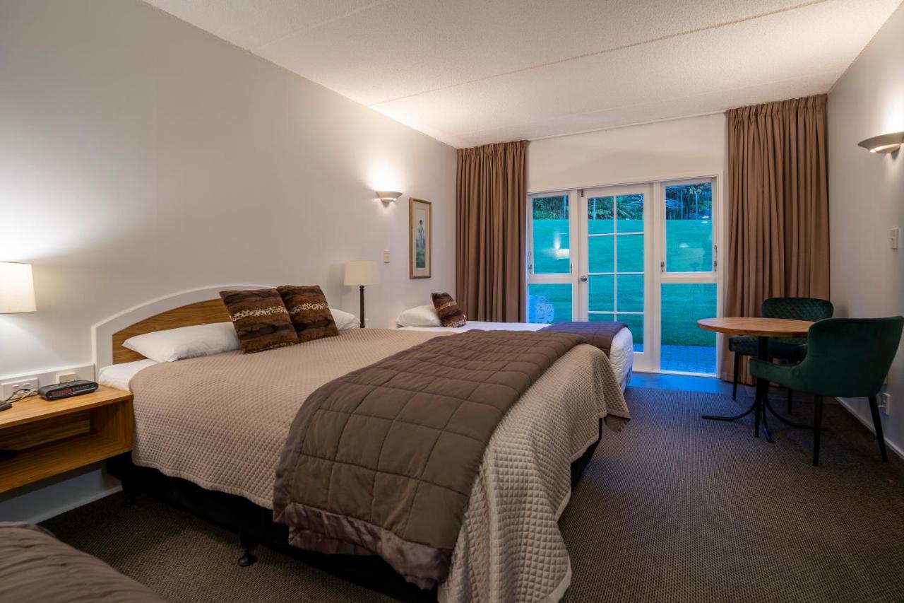 Wallaceville Motor Lodge Upper Hutt Dış mekan fotoğraf
