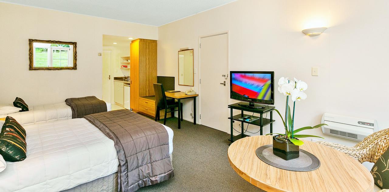 Wallaceville Motor Lodge Upper Hutt Dış mekan fotoğraf