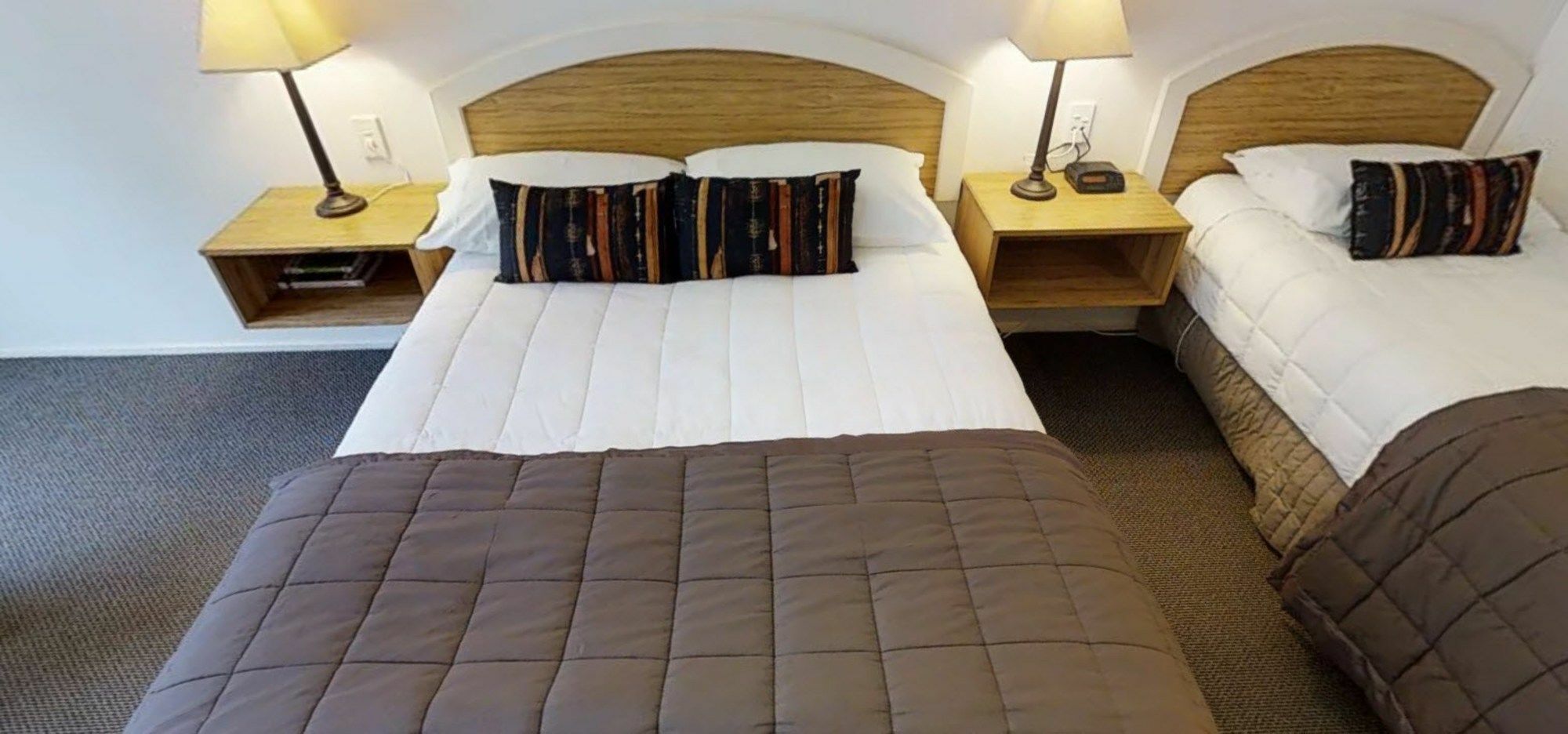 Wallaceville Motor Lodge Upper Hutt Dış mekan fotoğraf